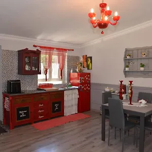 https://apt-casetta-valderoa.it-romehotels.com